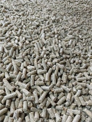 PELLET ZANĘTOWY MR GOLDEN CORN KUKURYDZIANY Z DODATKIEM KONOPI 4MM 2KG